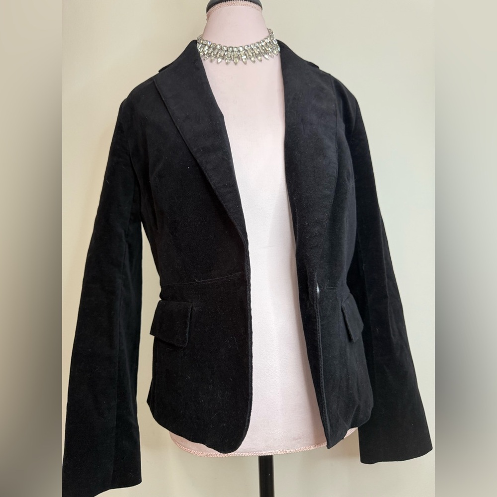 Talbros Elegant Black Women's velvet Blazer in size 12